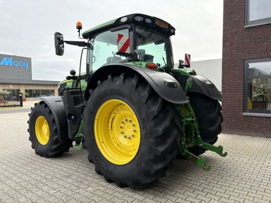 Farm tractor John Deere 6r215