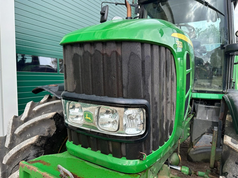 Farm tractor John Deere 7530