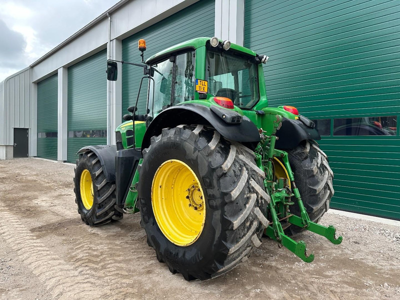 Farm tractor John Deere 7530