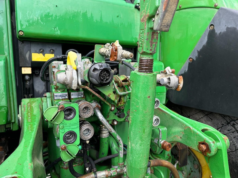 Farm tractor John Deere 7530
