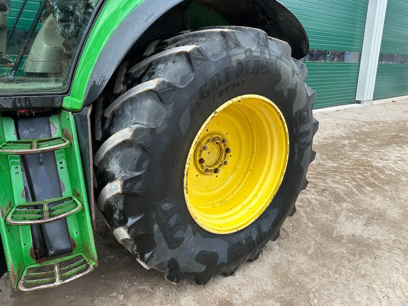 Farm tractor John Deere 7530