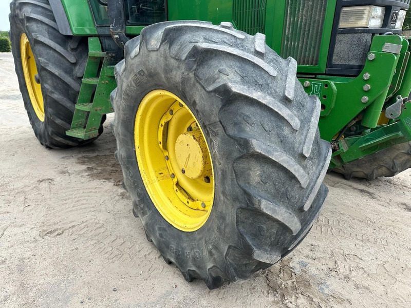 Farm tractor John Deere 7700 PowerQuad - Front linkage