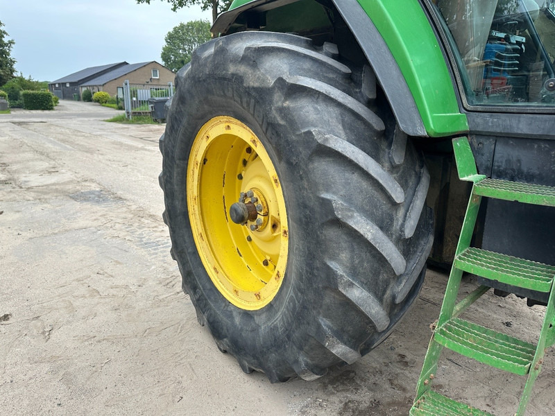 Farm tractor John Deere 7700 PowerQuad - Front linkage