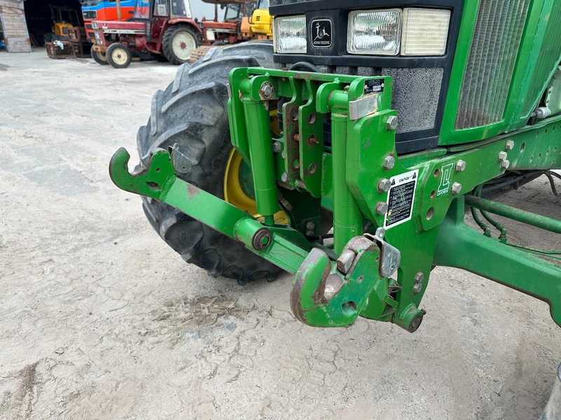 Farm tractor John Deere 7700 PowerQuad - Front linkage