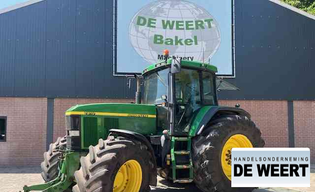 Farm tractor John Deere 7810