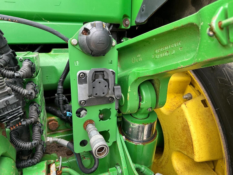 Farm tractor John Deere 8335R AutoPower
