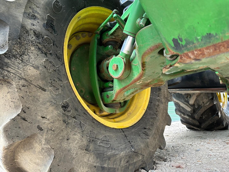 Farm tractor John Deere 8335R AutoPower