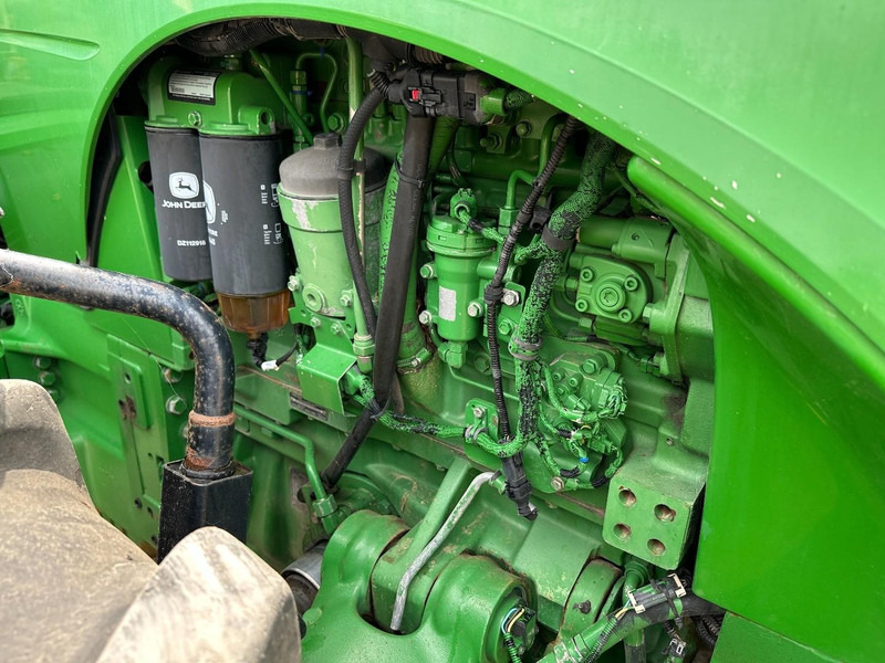 Farm tractor John Deere 8335R AutoPower