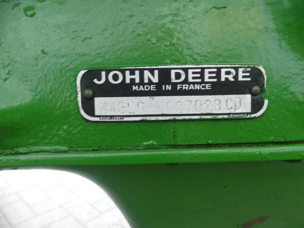 Farm tractor John Deere 920