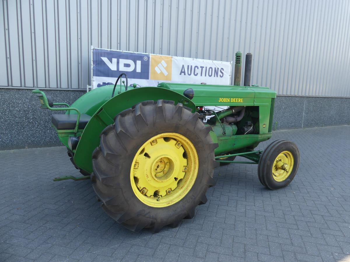 Farm tractor John-Deere AR