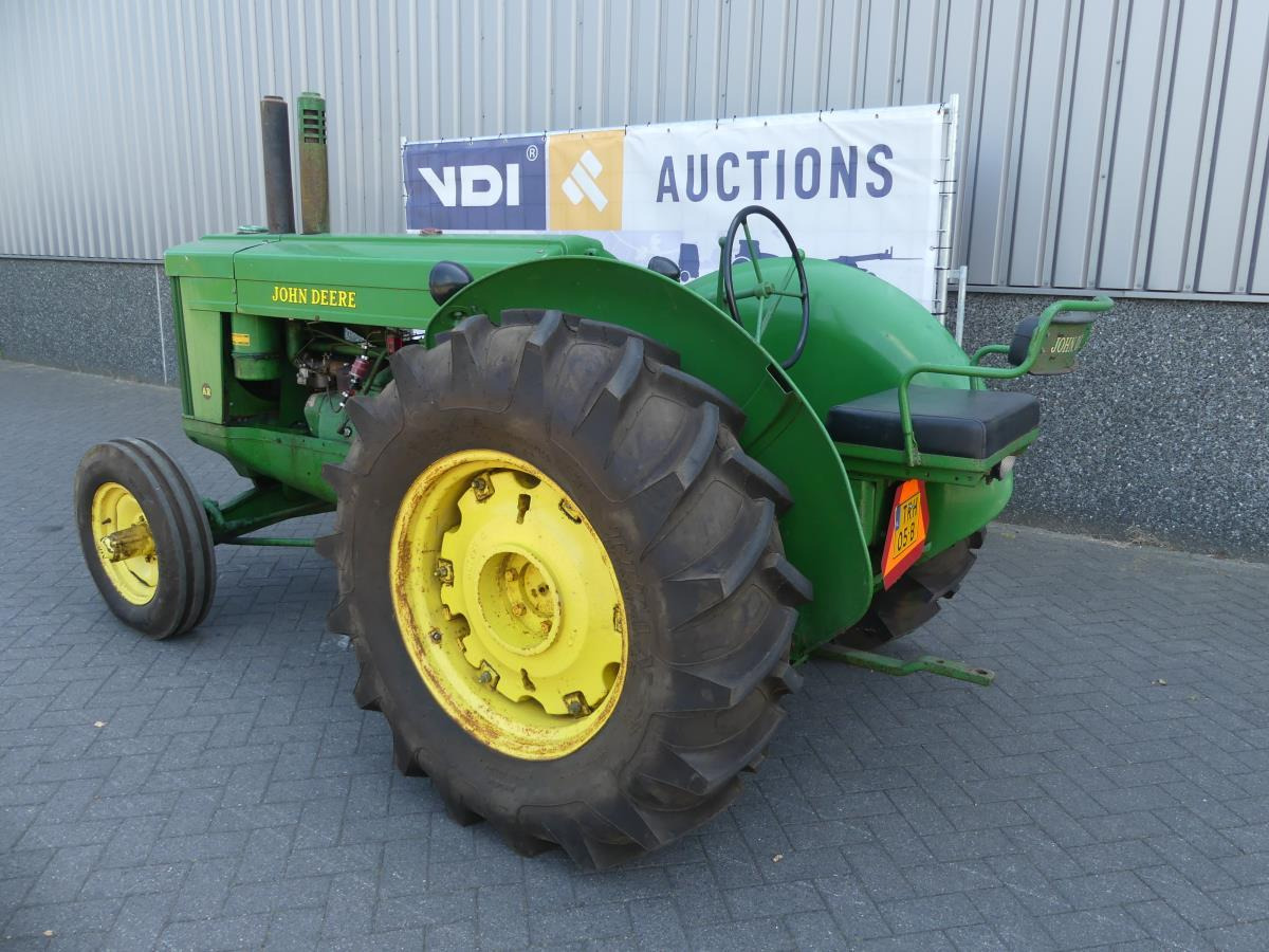Farm tractor John-Deere AR