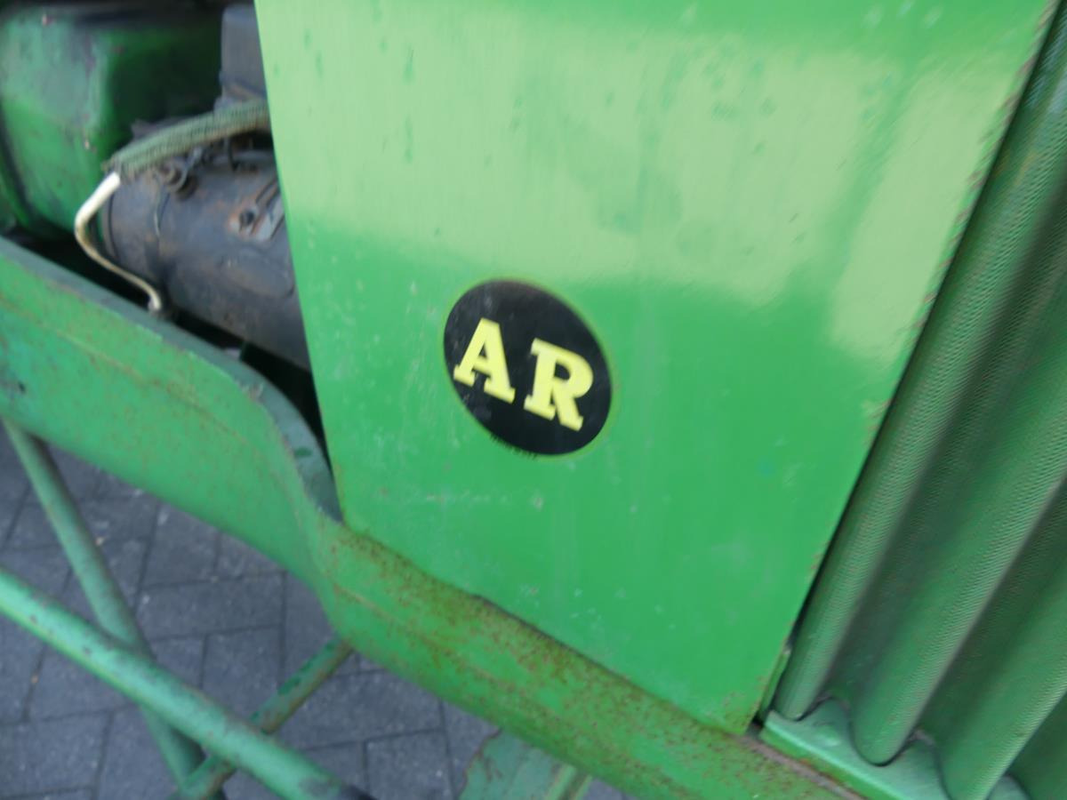 Farm tractor John-Deere AR