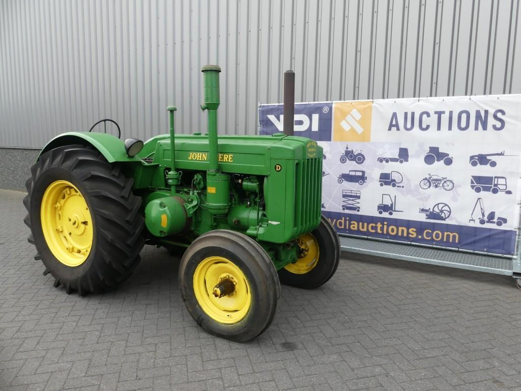 Farm tractor John-Deere D