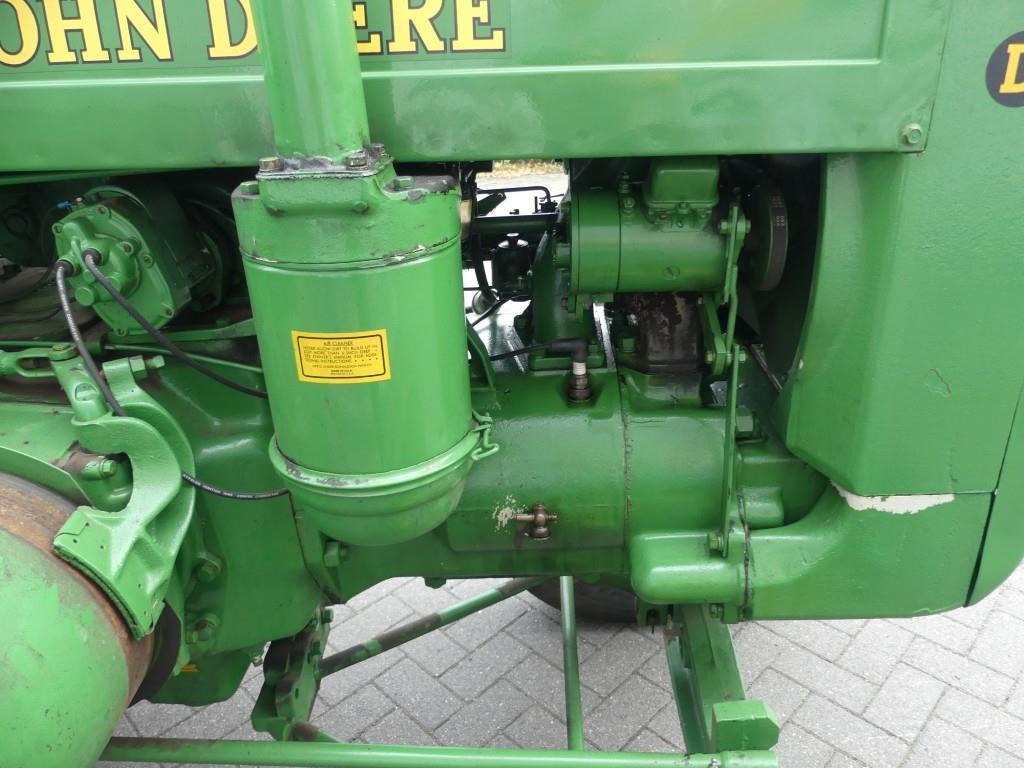 Farm tractor John-Deere D