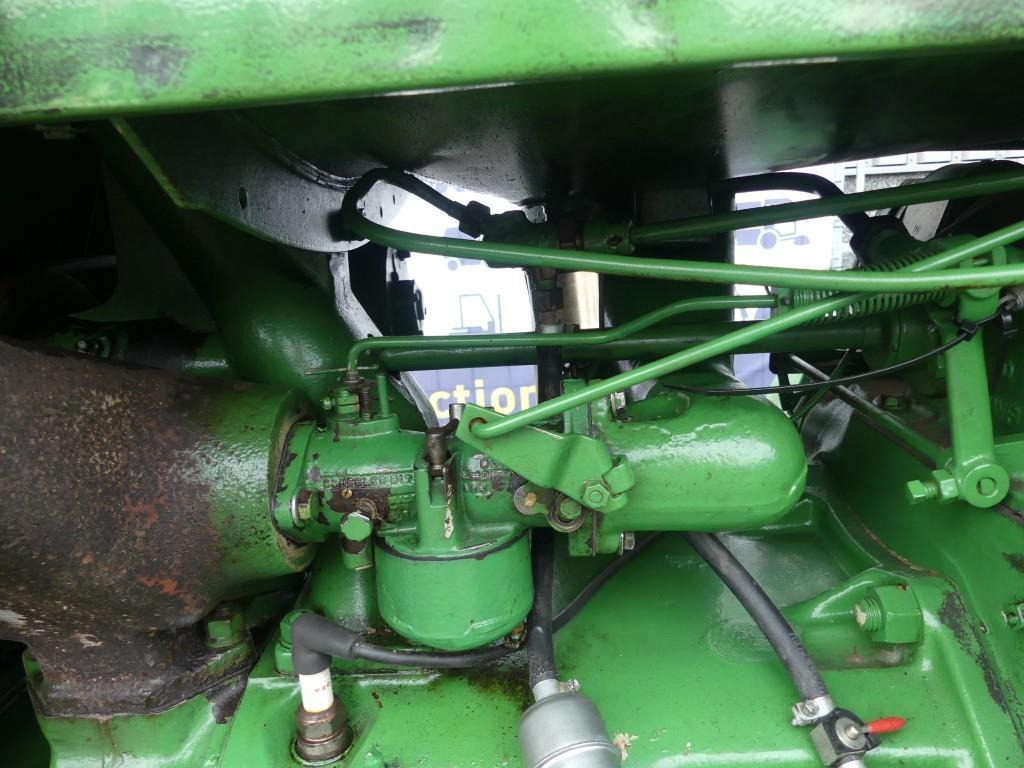 Farm tractor John-Deere D