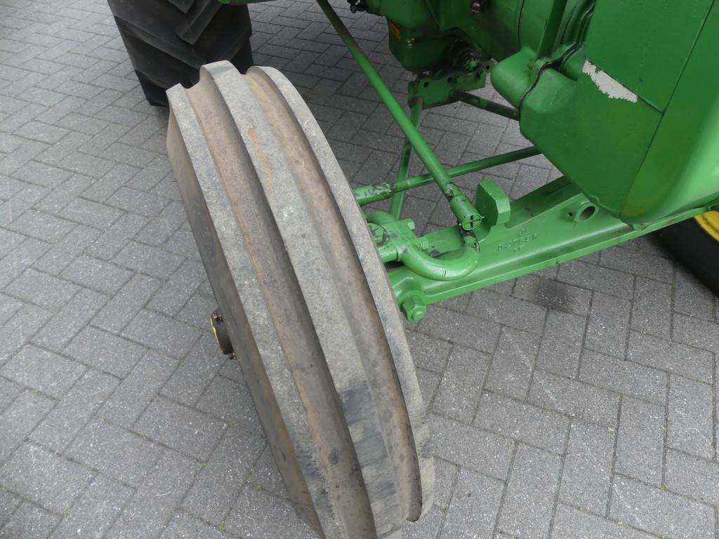 Farm tractor John-Deere D