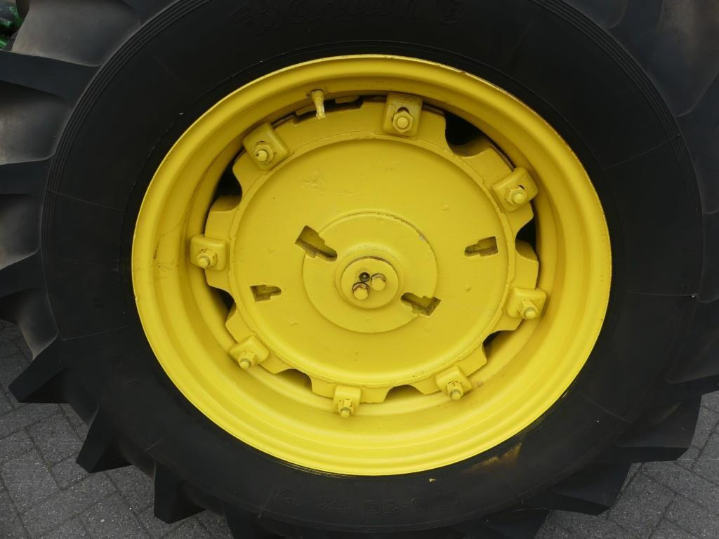Farm tractor John-Deere D