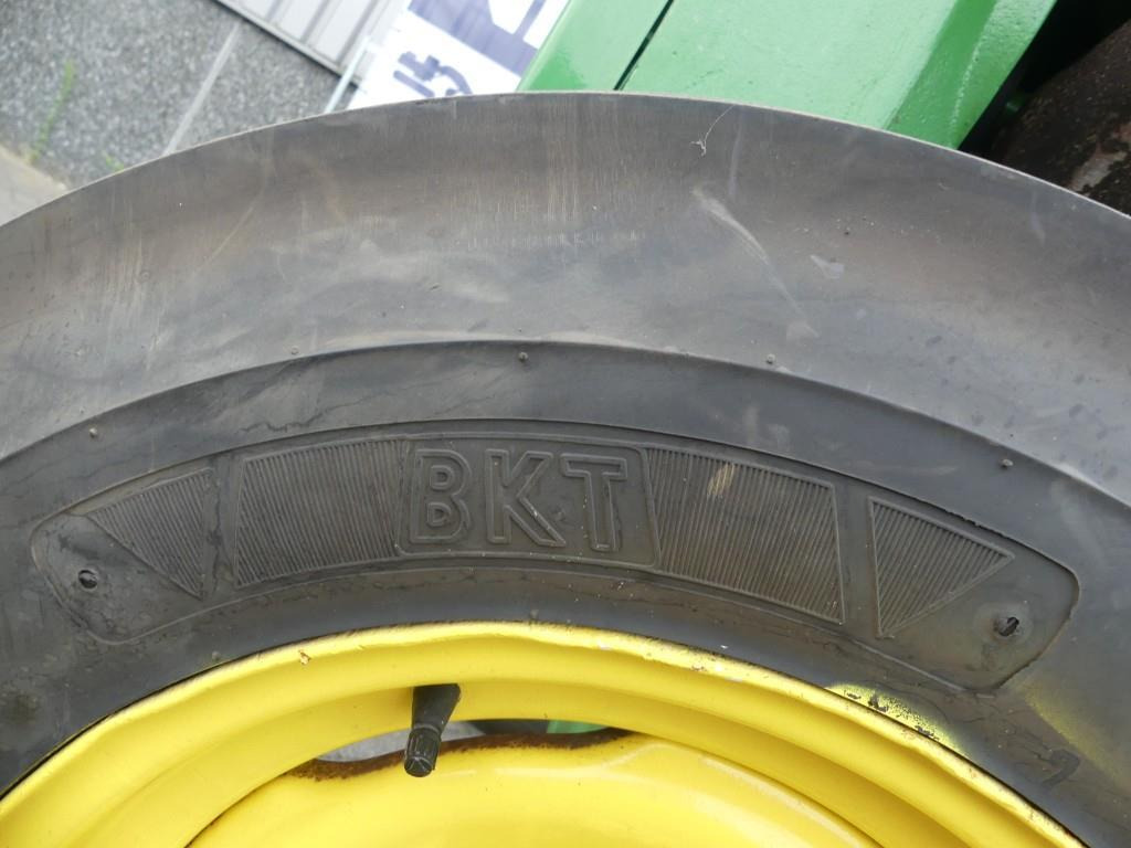 Farm tractor John-Deere D