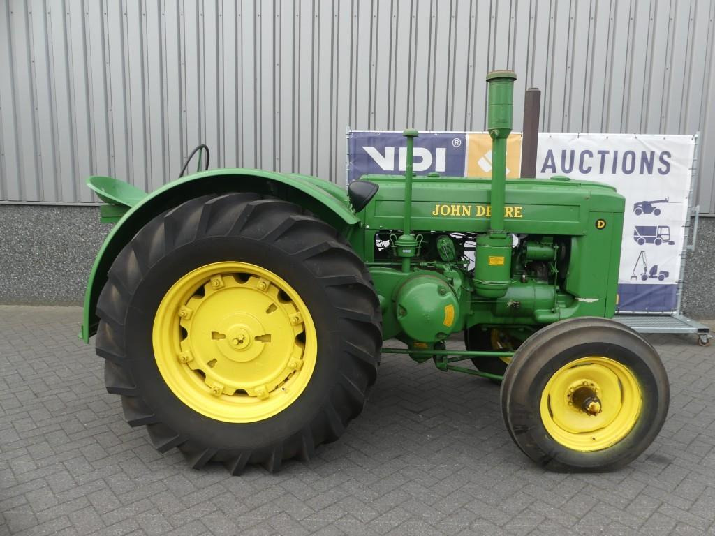 Farm tractor John-Deere D