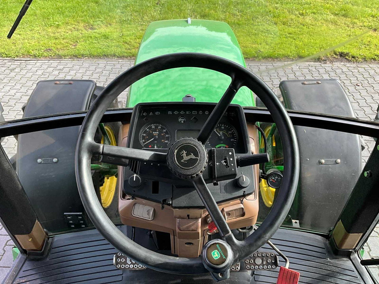 Farm tractor John deere 6100