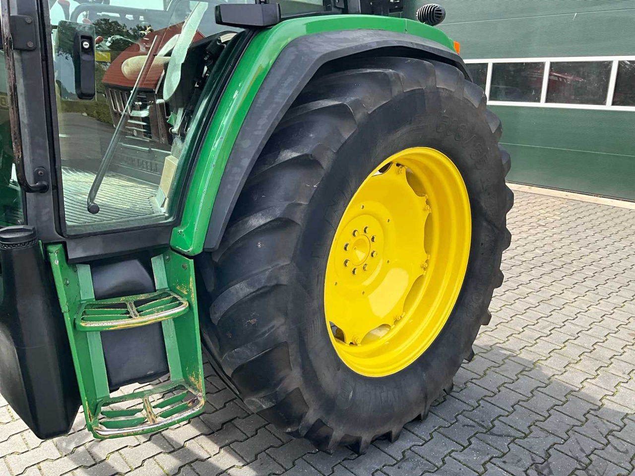 Farm tractor John deere 6100
