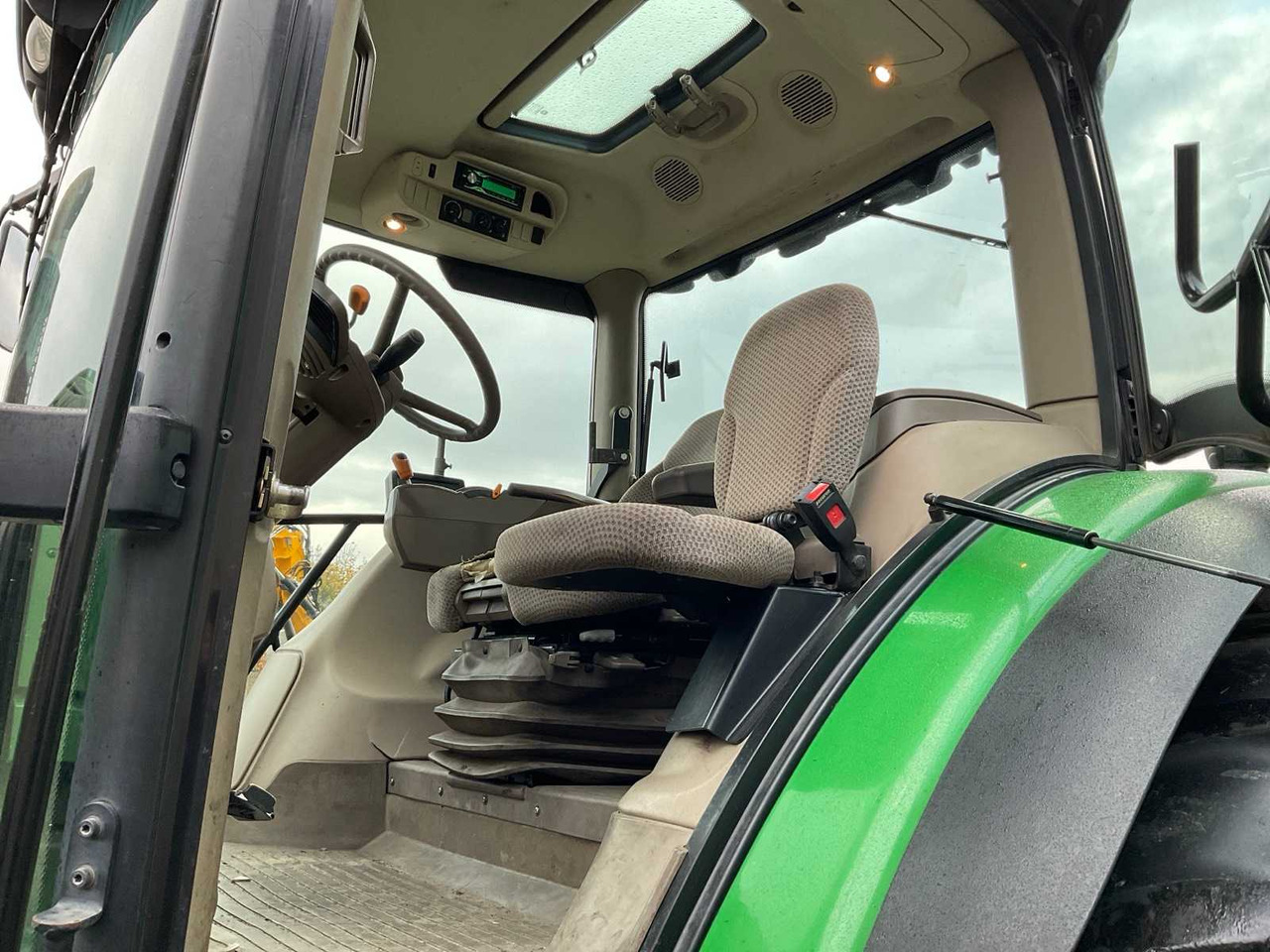 Farm tractor John deere 6150R