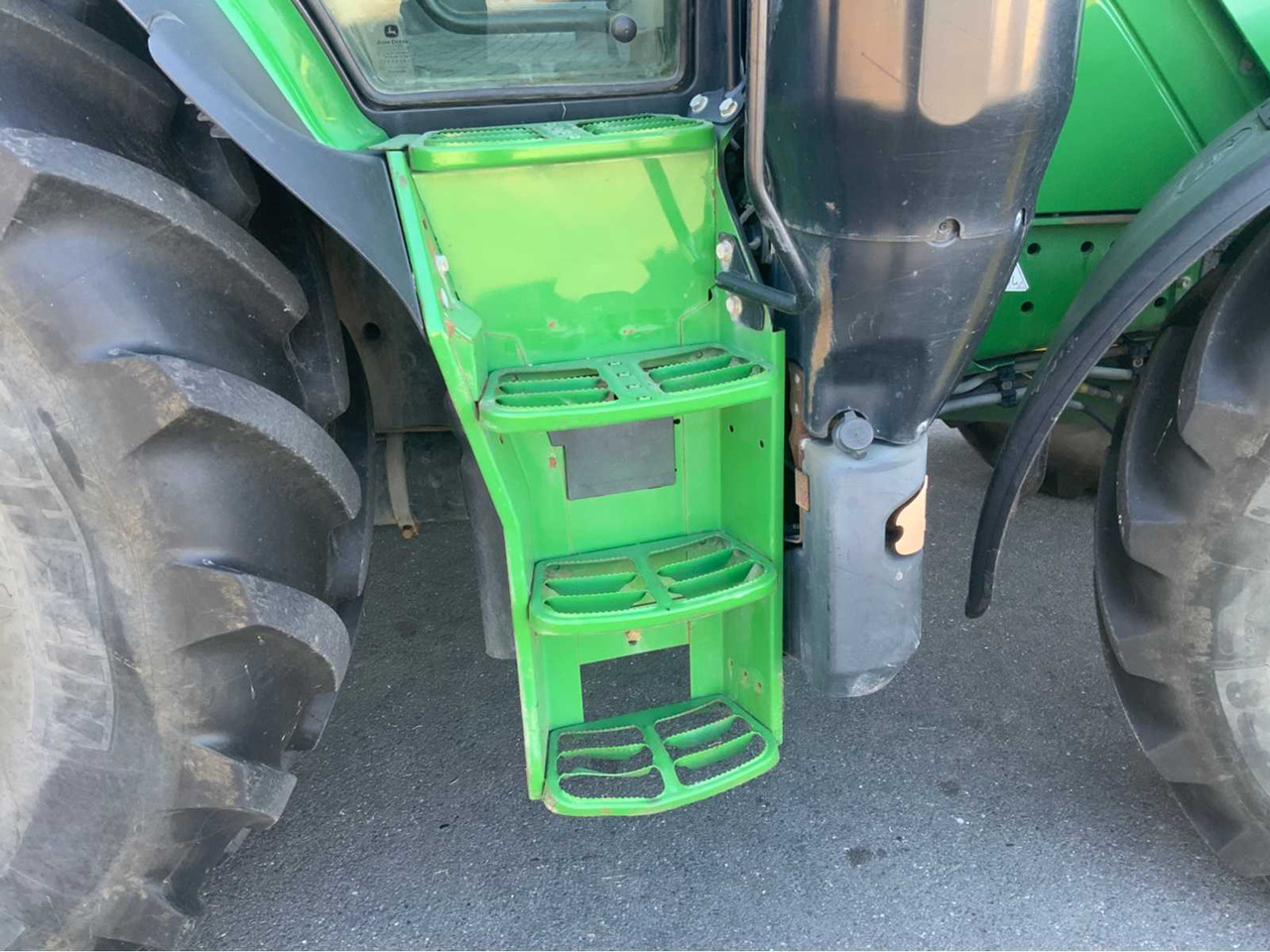 Farm tractor John deere 6155R