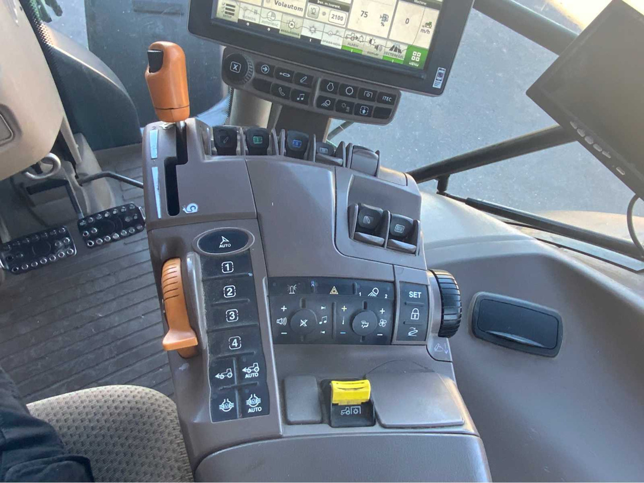 Farm tractor John deere 6155R