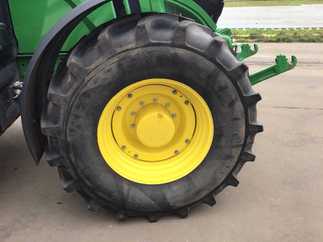 Farm tractor John deere 6230R