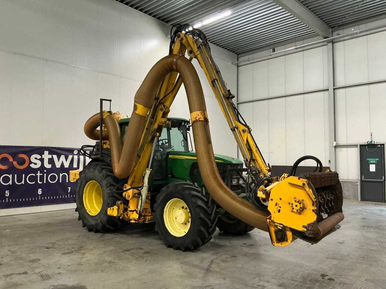 Farm tractor John deere 6920