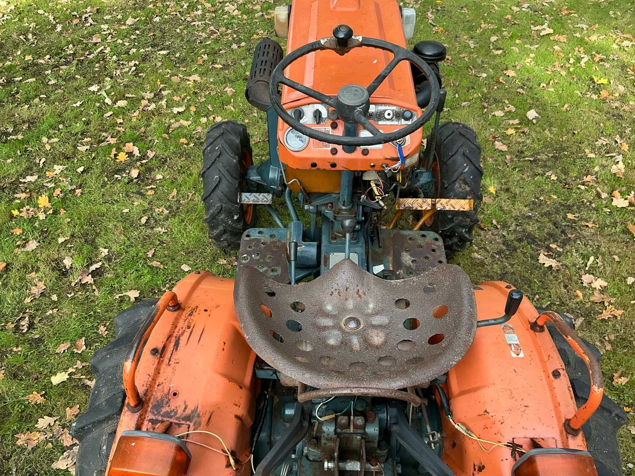 Farm tractor Kubota B6100 D