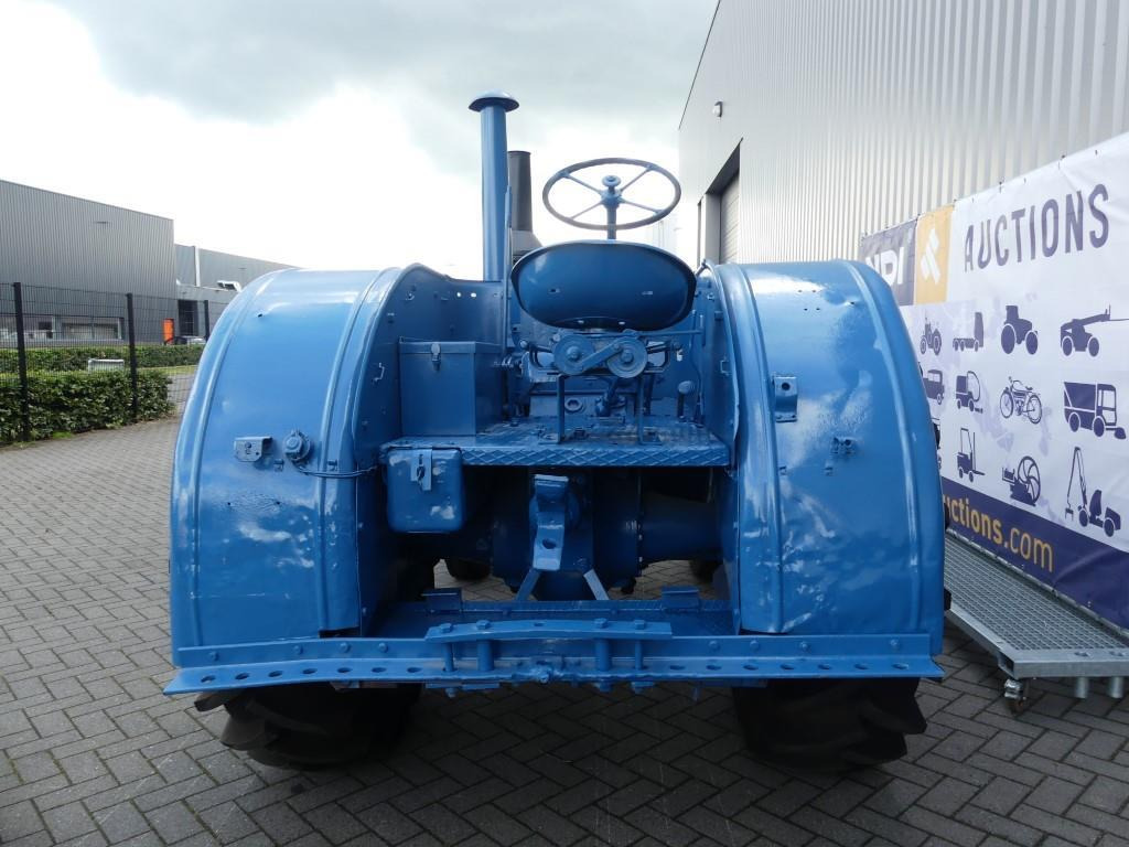 Farm tractor Lanz Bulldog D9506