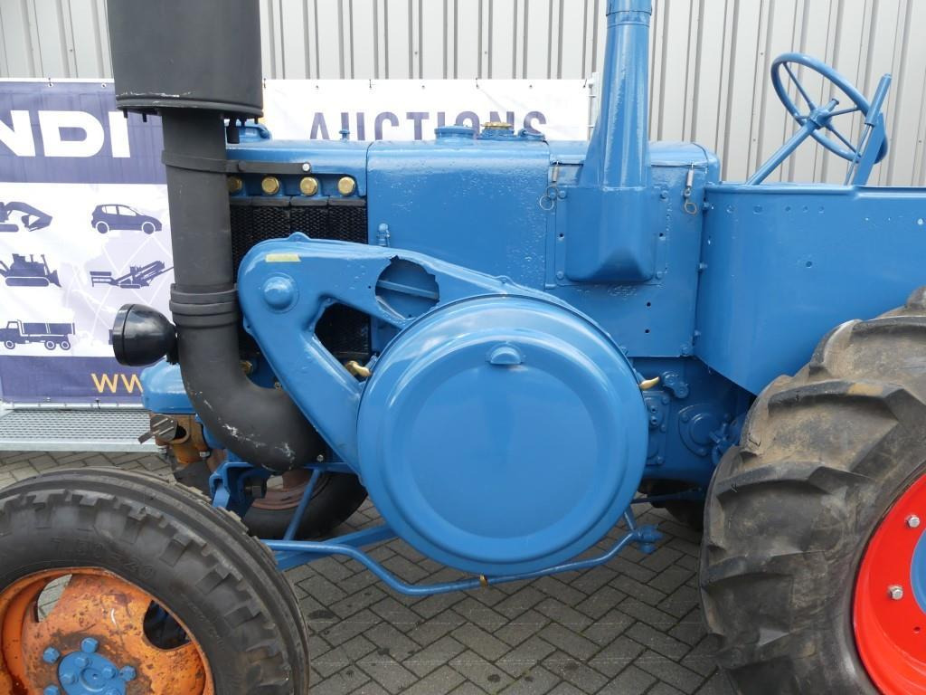 Farm tractor Lanz Bulldog D9506
