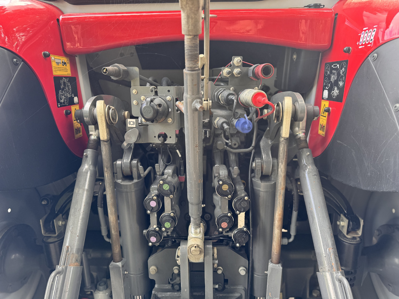 Farm tractor MASSEY FERGUSON 7s.180 Dyna6 Efficient