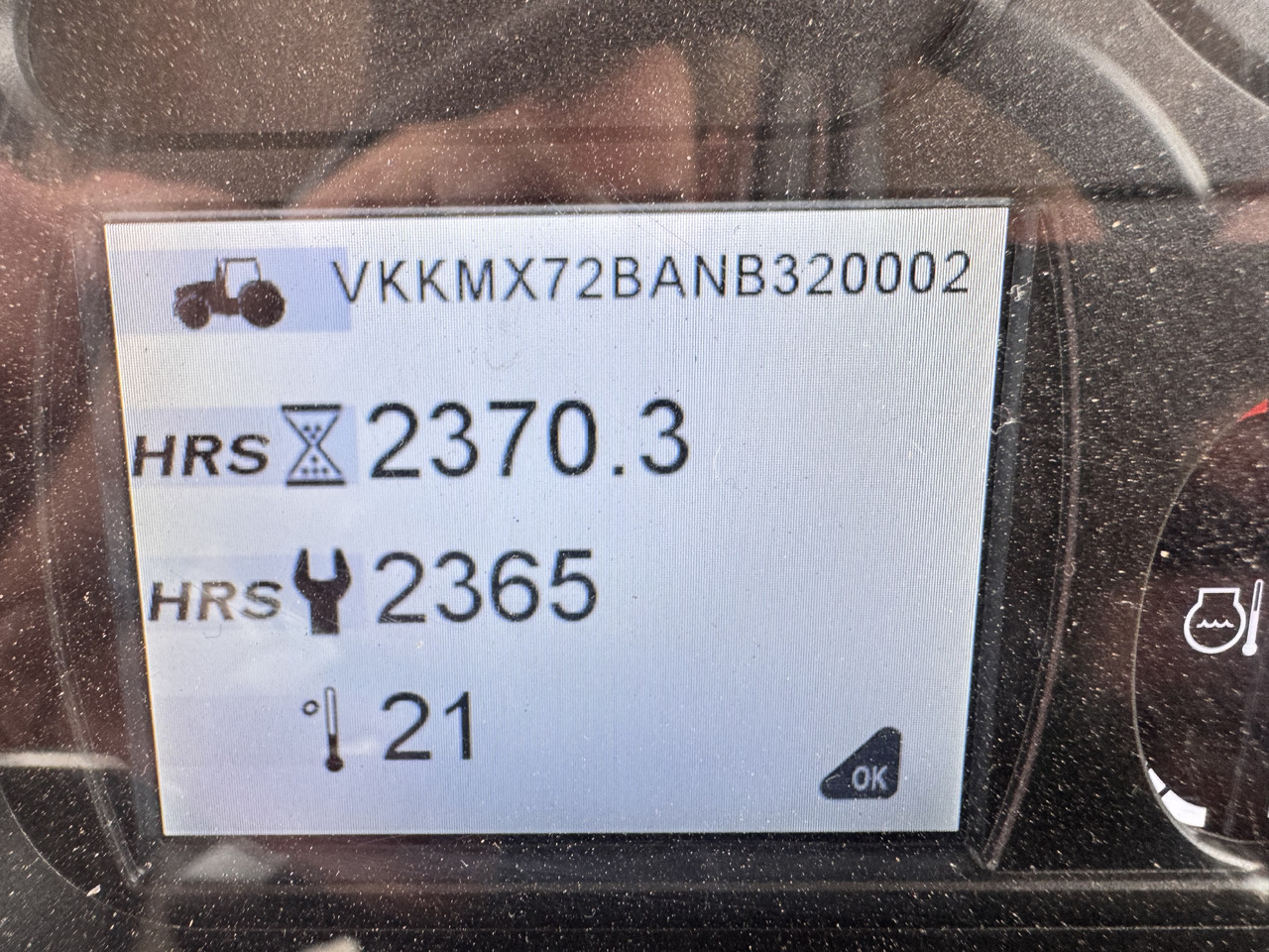 Farm tractor MASSEY FERGUSON 7s.180 Dyna6 Efficient