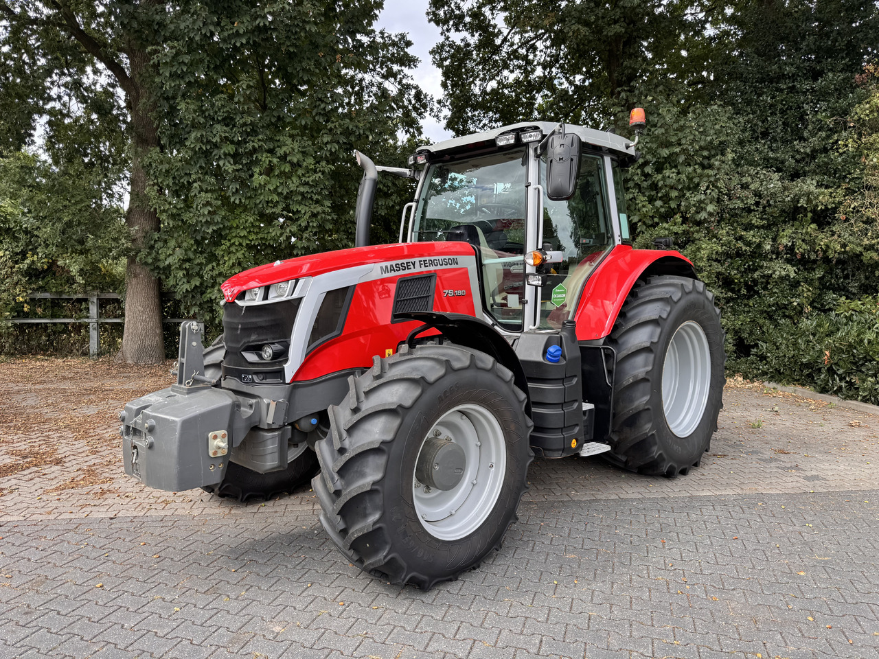 Farm tractor MASSEY FERGUSON 7s.180 Dyna6 Efficient