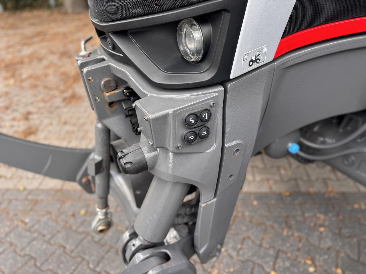 Farm tractor MASSEY FERGUSON 8s.205 Dyna7 Exclusive