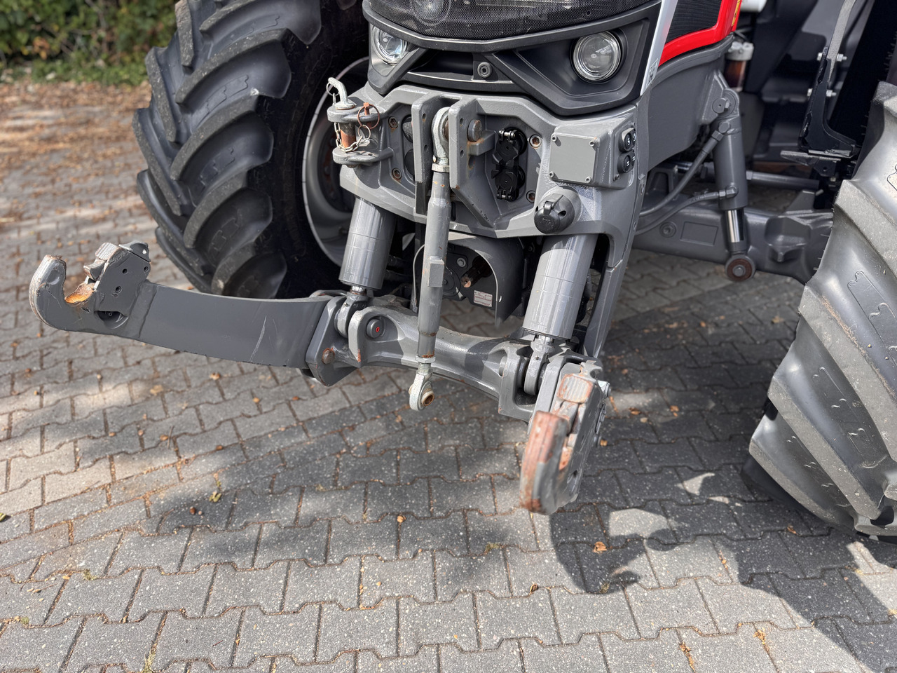 Farm tractor MASSEY FERGUSON 8s.205 Dyna7 Exclusive