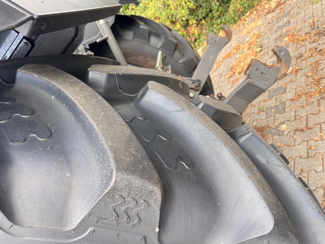 Farm tractor MASSEY FERGUSON 8s.205 Dyna7 Exclusive