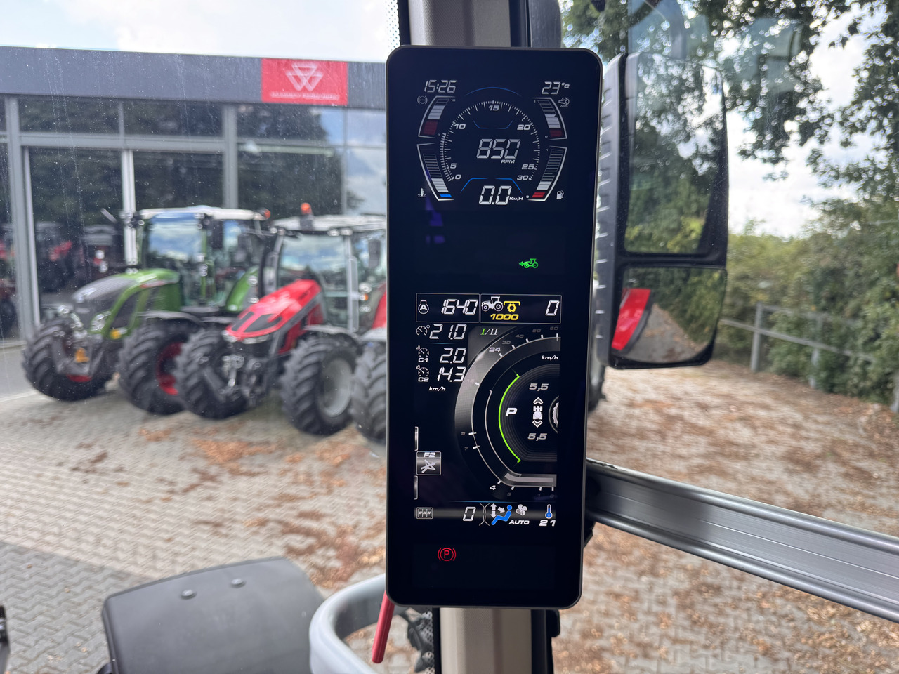 Farm tractor MASSEY FERGUSON 8s.205 Dyna7 Exclusive