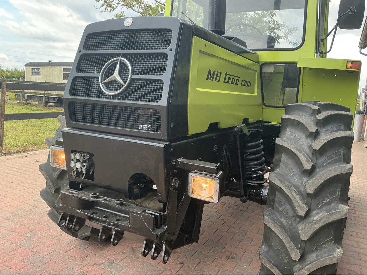 Farm tractor MB Trac 443 Tractor / 1300