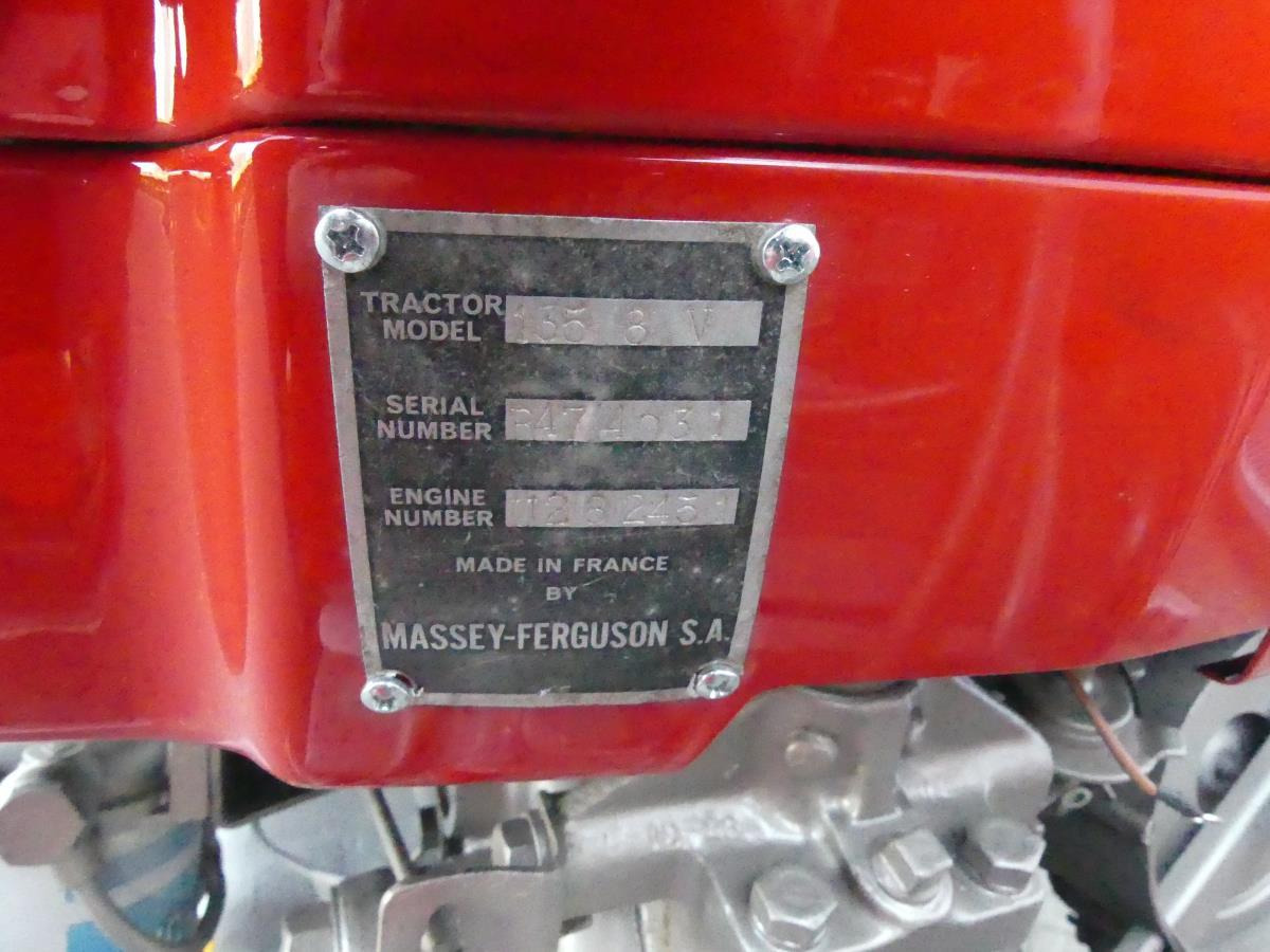 Farm tractor Massey-Ferguson 135 Vinyard