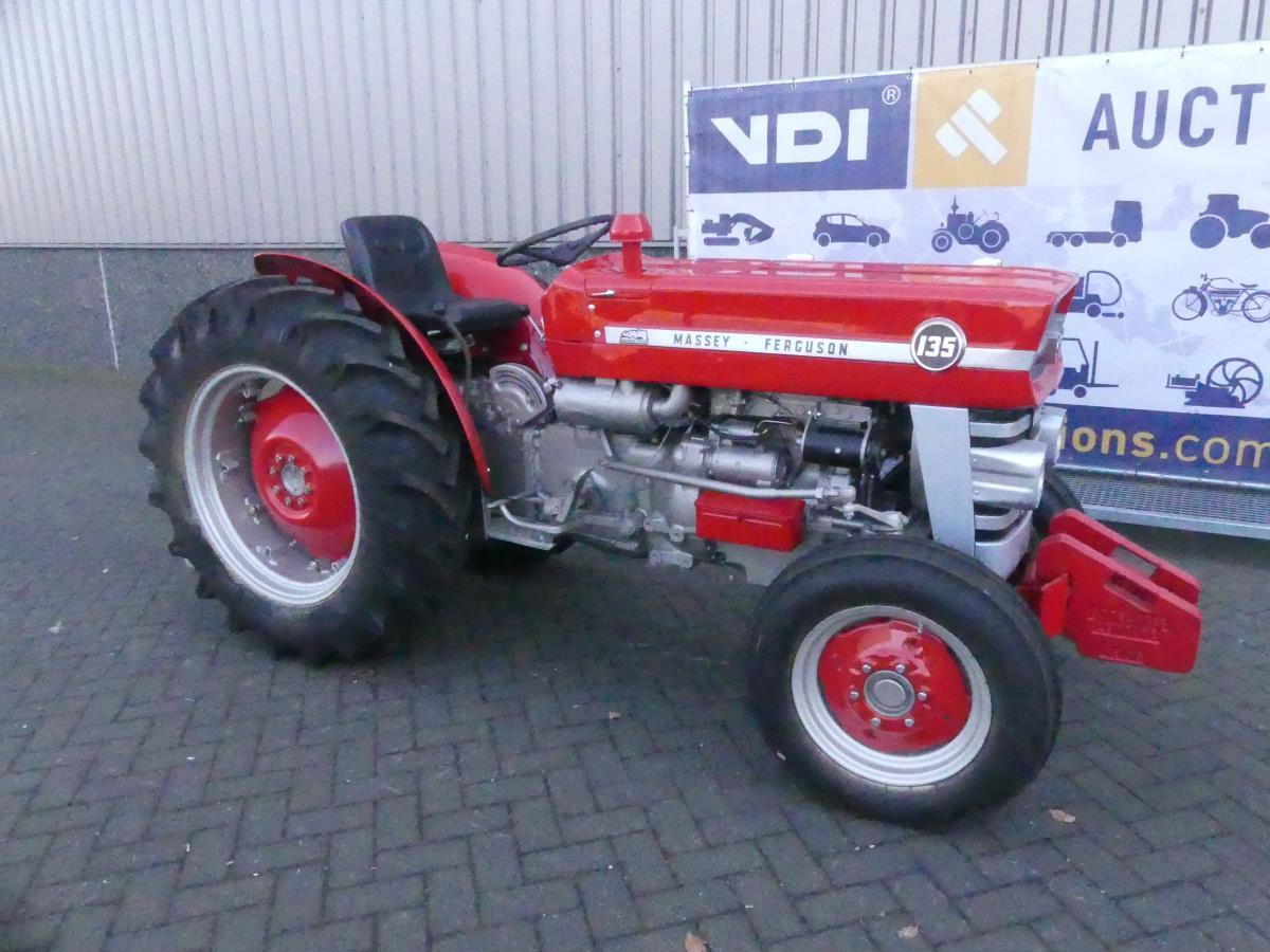 Farm tractor Massey-Ferguson 135 Vinyard