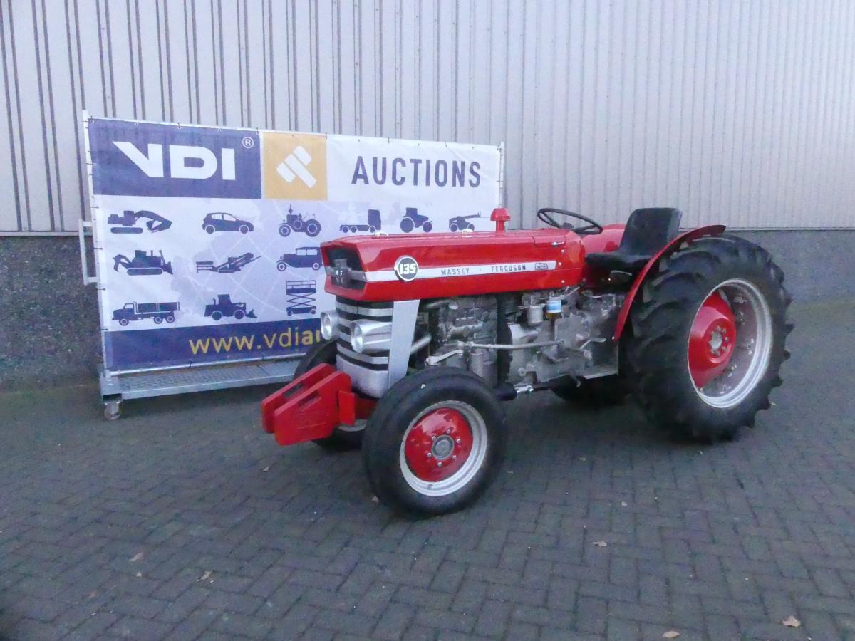 Farm tractor Massey-Ferguson 135 Vinyard
