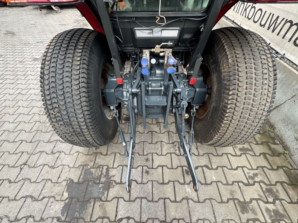 Farm tractor Massey Ferguson 1547