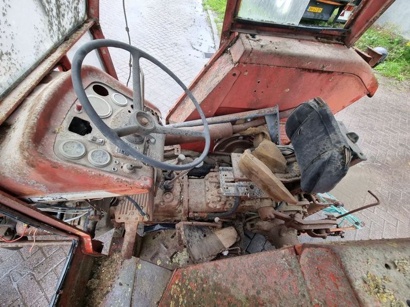 Farm tractor Massey Ferguson 165 - ENGINE STUCK - ENGINE IS NOT MOVING