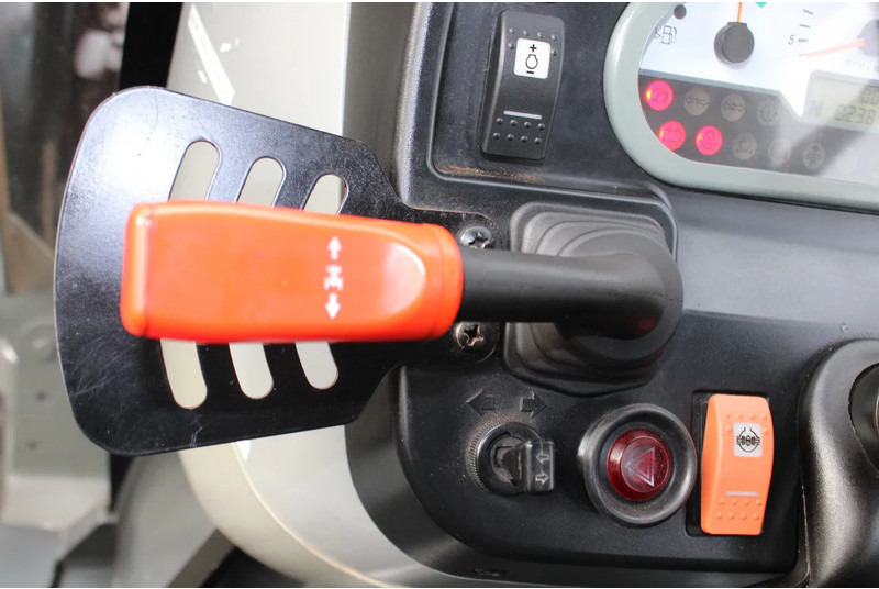 Farm tractor Massey Ferguson 3640 S