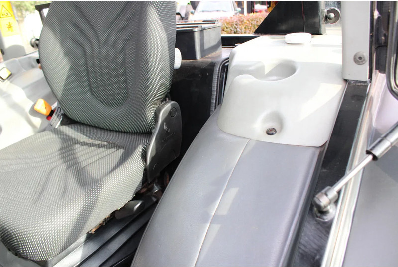 Farm tractor Massey Ferguson 3640 S