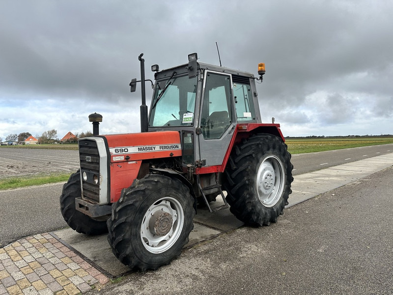 Farm tractor Massey Ferguson 690