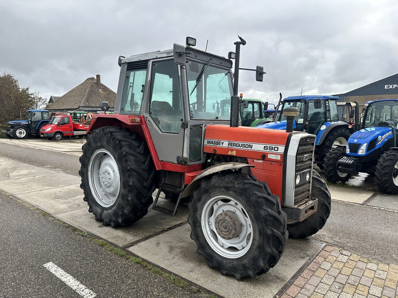 Farm tractor Massey Ferguson 690